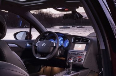 Фото 3 — Тест-драйв Citroen C4 BluHDi: Реинжиниринг