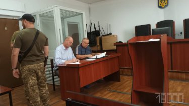 Фото 7 — СБУ затримала лідера ОПЗЖ в Черкасах, що збирався емігрувати до США: що йому закидають (ФОТО, ВІДЕО)
