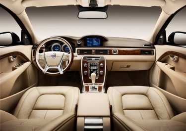 Фото 3 — Volvo представила люксовый S80 Executive и спортивный V70 R-Design