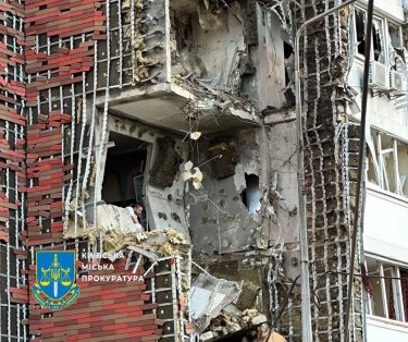 Фото 2 — РФ здійснила масовані атаки на Київ та Одесу: численні пожежі, руйнування, є загиблі та поранені (ФОТО, ВІДЕО)