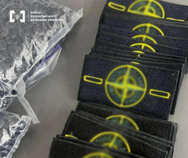 Фото 3 — В Україні викрили підпільне виробництво одягу відомих світових брендів: як працювала схема