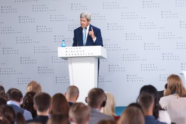 Фото 3 — Сейчас идет борьба цивилизации с чем-то совсем чуждым для нее — Джон Керри