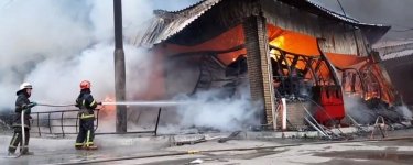 Фото 2 — У Харкові через обстріл горить найбільший ринок у східній Європі - "Барабашово"