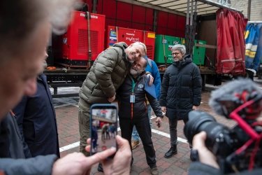 Фото 4 — Киев получил 16 генераторов и зарядные станции от словацких доноров