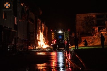 Фото 5 — В Тернополе сгорел завод по производству пенопласта (ФОТО, ВИДЕО)