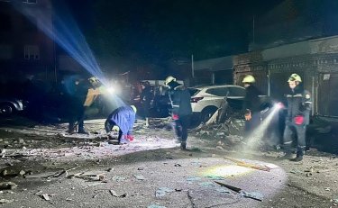 Фото 6 — Российская ракета попала в многоэтажку в Запорожье: есть погибшие и раненые (ФОТО)