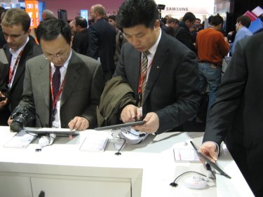 Фото 5 — Самые интересные моменты Mobile World Congress 2011