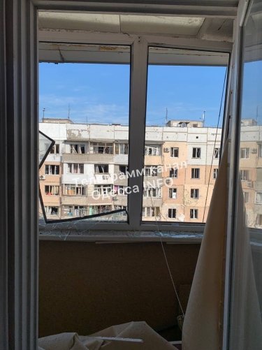 Фото 7 — В Одессе три человека погибли из-за попадания обломков дрона в многоэтажку (ФОТО, ВИДЕО)