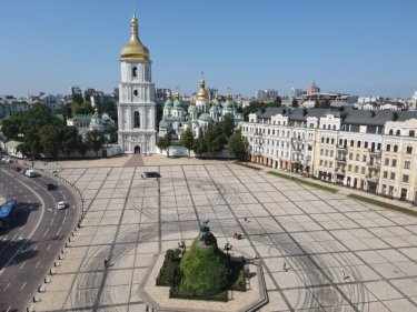 Фото 2 — Полиция расследует экстремальные съемки рекламы Red Bull с Alyona Alyona в центре Киева