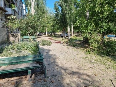 Фото 6 — Российские войска обстреляли жилой район Николаева, есть раненые и погибшая (ФОТО)