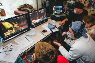 Фото 2 — Антонио Лукич снимает teen-dramedy "Секс, Інста і ЗНО" для VOD-платформы 1+1 video
