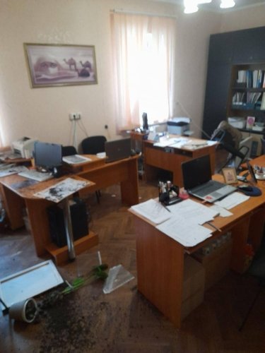 Фото 3 — Оккупанты нанесли удар по больнице и домам в Очакове