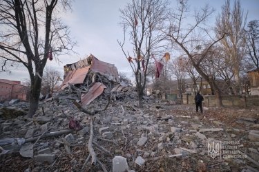 Фото 5 — Оккупанты обстреляли Часов Яр, Курахово и Краматорск: в последнем разрушена школа (ФОТО)