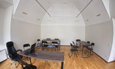 Фото 2 — В Андріївській церкві облаштували укриття та "Пункт незламності" (ФОТО)