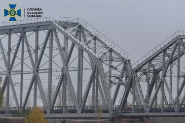 Фото 3 — СБУ прикрыла схему хищения денег "Укрзализныци" на ремонте моста (ФОТО)