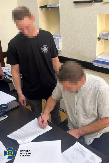 Фото 4 — Крали гроші на освітленні вулиць: родичку Гончаренка з чоловіком-депутатом викрили на ще одній схемі (ФОТО)