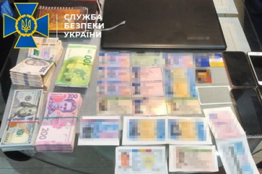 Фото 9 — СБУ с полицией накрыли схему по изготовлению поддельных документов стран ЕС (ФОТО, ВИДЕО)