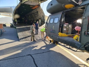 Фото 4 — Украинский самолет Ан-225 "Мрия" перевез из Кабула три вертолета Puma ВВС Британии (ФОТО)