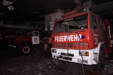 Фото 3 — Враг нанес ракетный удар по пожарной части в Изюме (ФОТО)