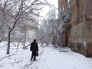 Фото 54 — На юге Украины из-за снега закрыли дороги, фуры не пускают даже в Киев (ФОТО, ВИДЕО)