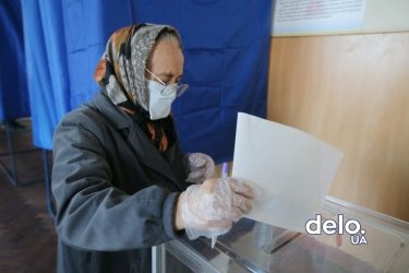 Фото 20 — День выборов: как Украина голосует во время пандемии (ФОТОРЕПОРТАЖ)