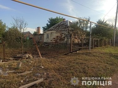Фото 12 — Россияне в течение суток нанесли 15 ударов по Донецкой области: разрушены две школы и частные дома