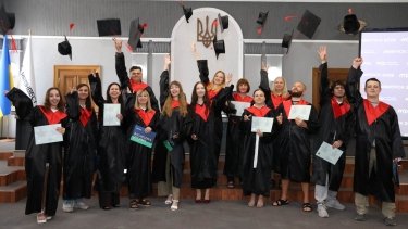 Фото 2 — Приватний технічний університет випустив перших бакалаврів, попри втрату кампусу в Маріуполі