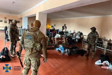 Фото 3 — Заключенные Ровенской колонии выманивали деньги у родственников украинских военнопленных