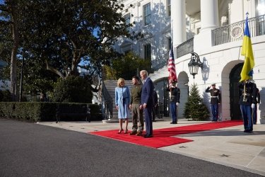 Фото 3 — У Зеленского показали фото встречи с Байденом