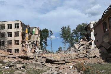 Фото 2 — В Сумах завершили разбор завалов училища после ракетного удара РФ: сколько погибших (ФОТО)