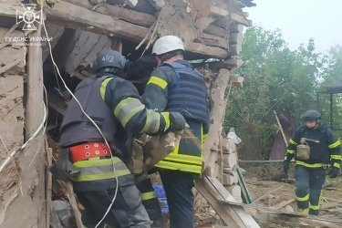 Фото 2 — Обстрелы Харьковщины: из-под завалов дома в Волчанске спасли женщину (ФОТО)