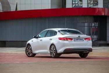 Фото 3 — Борьба за бизнес-класс: в Украине стартовали продажи седана Kia Optima нового поколения
