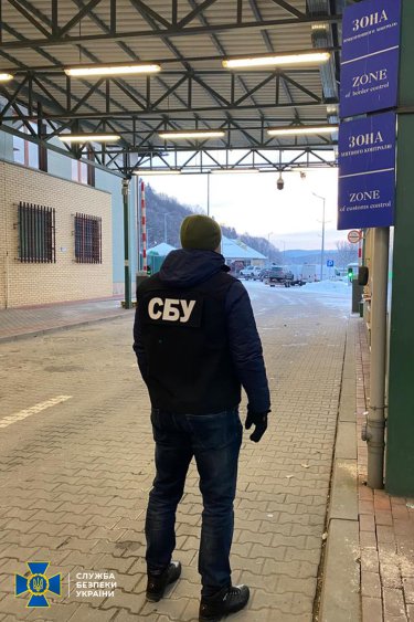 Фото 3 — Масштабная спецоперация: СБУ и ДБР начали обыски по всей вертикали таможни (ФОТО)