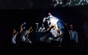 Фото 13 — Мультимедийный ритуал: "Шлях до..." Троицкого вписался в пространство Украинского дома