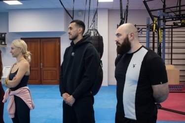 Фото 9 — Зірки спорту, кіно та новин прийняли виклик 7-го корпусу ДШВ до свята десантників: хто з відомих облич витримав 7 хвилин випробувань від Десантно-штурмових військ?