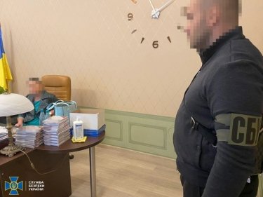 Фото 2 — СБУ задержала на взяточничестве главу Харьковского окружного админсуда (ФОТО)