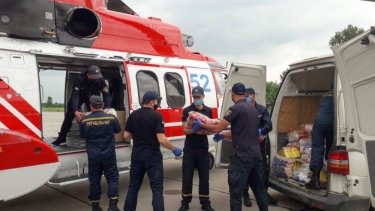 Фото 3 — Паводки на Западной Украине: Прикарпатье и Буковину затопило (ФОТО)