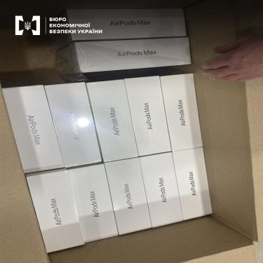 Фото 9 — Троє "чарівників" з Одеси "перетворювали" контрафакт на продукцію Apple: які вироки отримали (ФОТО)
