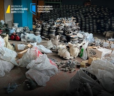 Фото 3 — Оборонним заводам продавали запчастини, які вважалися знищеними через обстріли: викрито схему