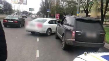 Фото 2 — В Одессе поймали зернового мошенника, обманувшего аграриев минимум на 45 миллионов гривен (ФОТО, ВИДЕО)