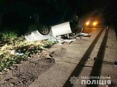 Фото 5 — Под Киевом легковушка с 16 людьми перевернулась на крышу: есть погибшие (ФОТО, ДОПОЛНЕНО)