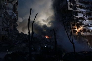 Фото 17 — В Днепре россияне ударили ракетой по многоэтажке - разрушили один подъезд, 12 человек погибли