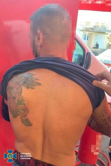 Фото 14 — В Одессе поймали трех членов Ндрангеты: пытались провезти 60 кг кокаина среди бананов