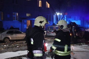 Фото 3 — РФ атаковала Харьков ракетами, попав в гостиницу Kharkiv Palace и жилой дом: 28 пострадавших (ФОТО)
