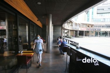 Фото 8 — Пустые летние террасы и переполненные барбершопы: как столица выходит из карантина (ФОТО)