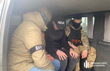 Фото 5 — ДБР викрило канал "мокрої" втечі ухилянтів до Молдови: їм допомагав співробітник Держпродспоживслужби