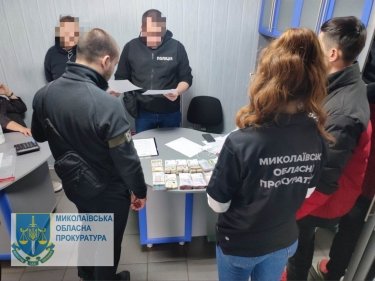 Фото 9 — Полиция с СБУ задержали первого вице-мэра Вознесенска: поймали на расхищении бюджета (ФОТО)