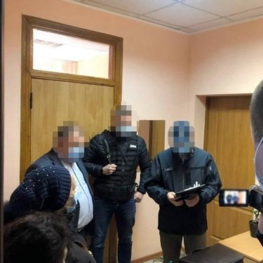 Фото 3 — В Киеве замглавы райполиции брал взятки за работу ресторанов при локдауне — прокуратура