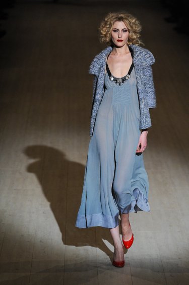 Фото 5 — UFW: Гресь угощала "Амаркордом" и новинкой — дизайном винтажной мебели