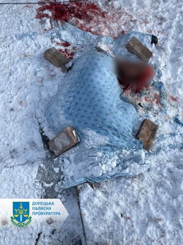 Фото 3 — Оккупанты обстреляли жилой квартал Бахмута: погибли пятеро жителей (ФОТО 18+)